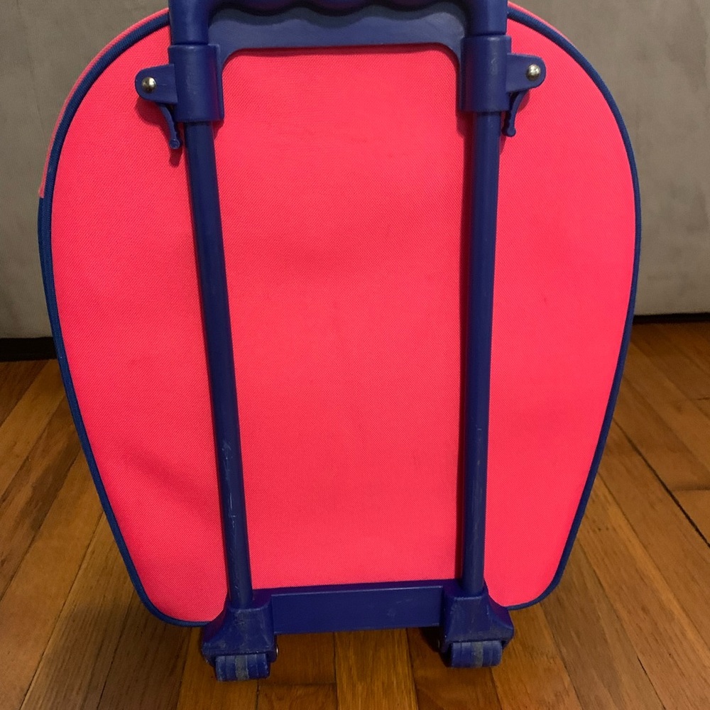 Hello Kitty Sanrio rolling luggage bag. So cute! Some wear on edges and bottom - Picture 11 of 12